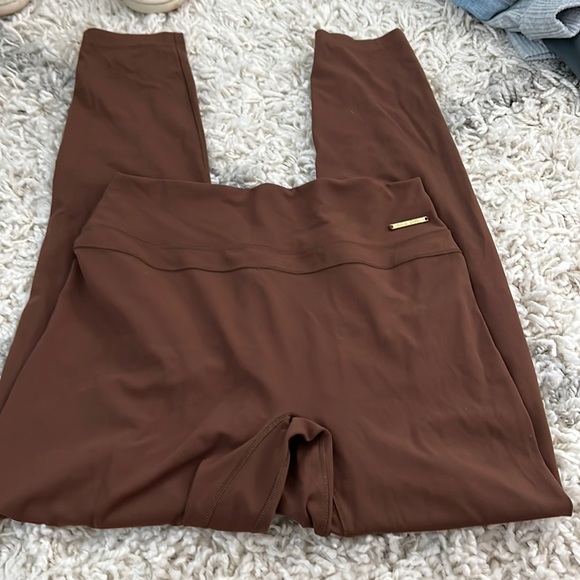 ALO Yoga Pants - COPY - Whitney Simmons/ gymshark leggings